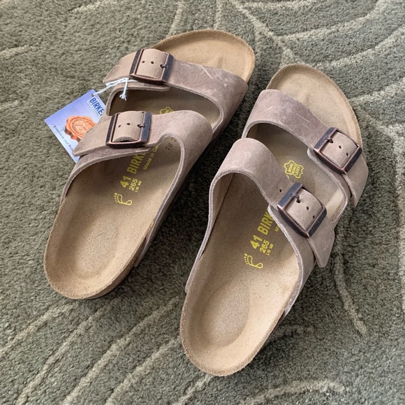 Birkenstock Shoes - NWT Arizona Birkenstock with distressed leather